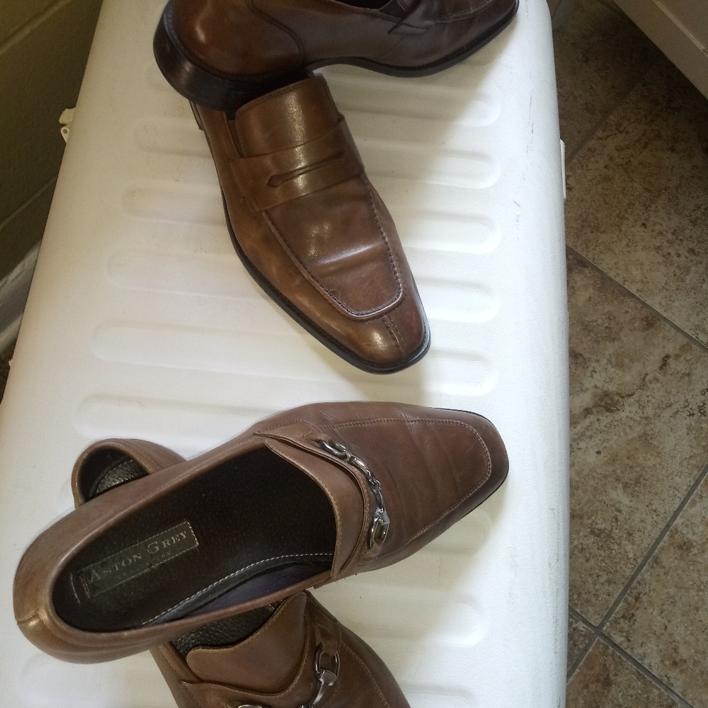 AUSTIN GREY LEATHER LOAFERS